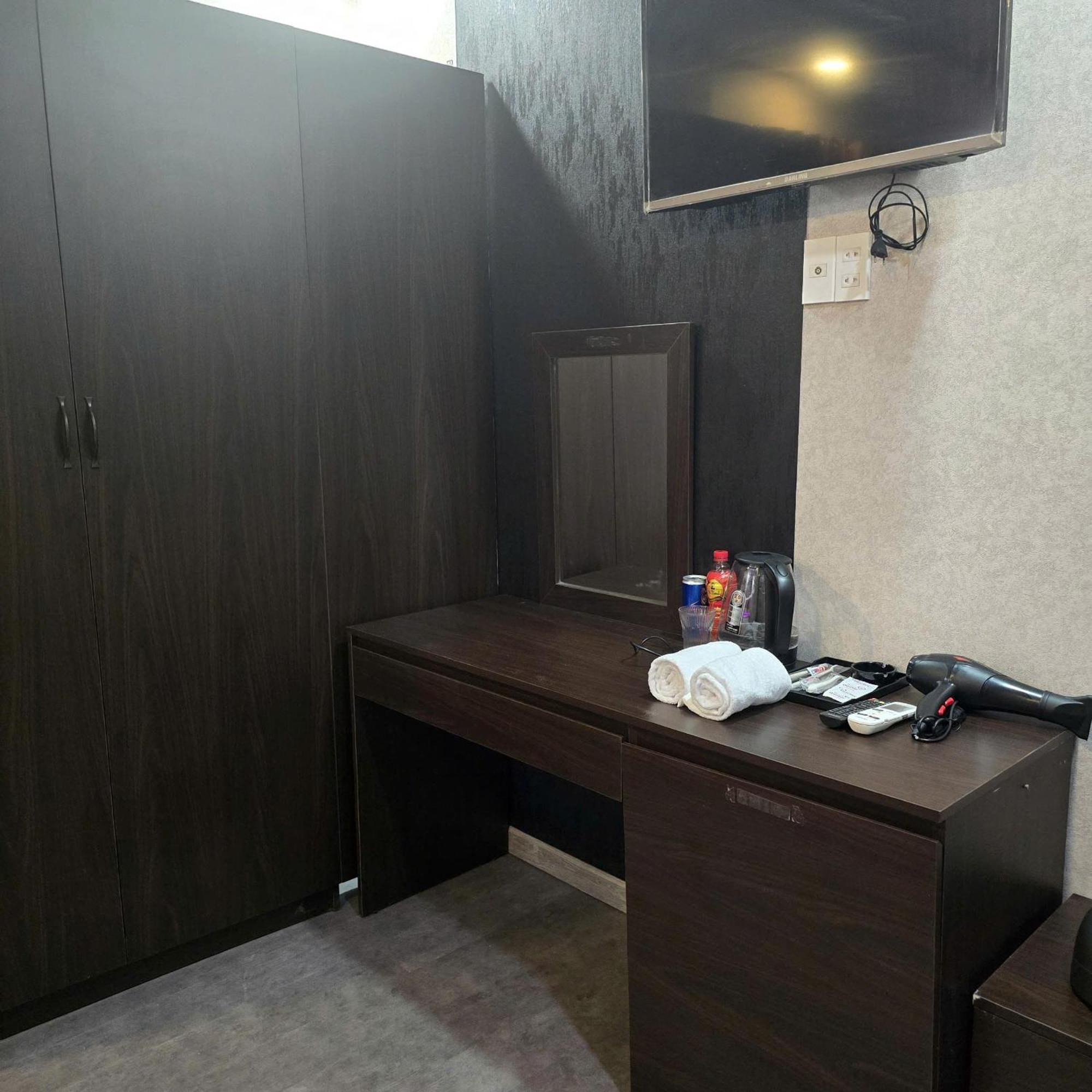 Phuong Anh Hotel Dĩ An Exterior foto